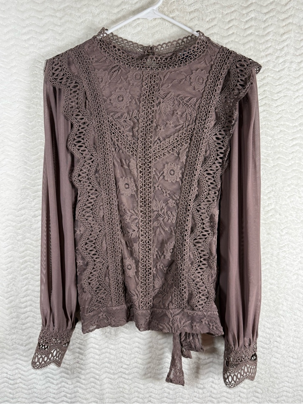 Daytrip Lace-Front High Neck Blouse - Dusty Mauve open back. Stunner 🔥🧡 - Picture 4 of 13